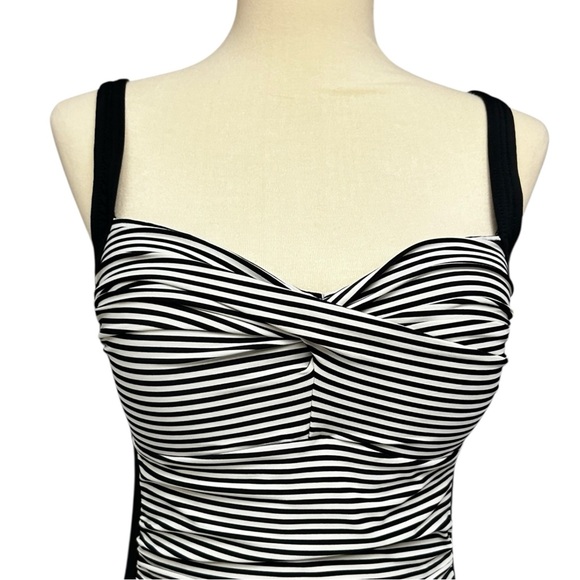 Nip Tuck Swim One Piece Swimsuit Black White Striped Ruched Tummy Control Size 6 - Picture 8 of 13